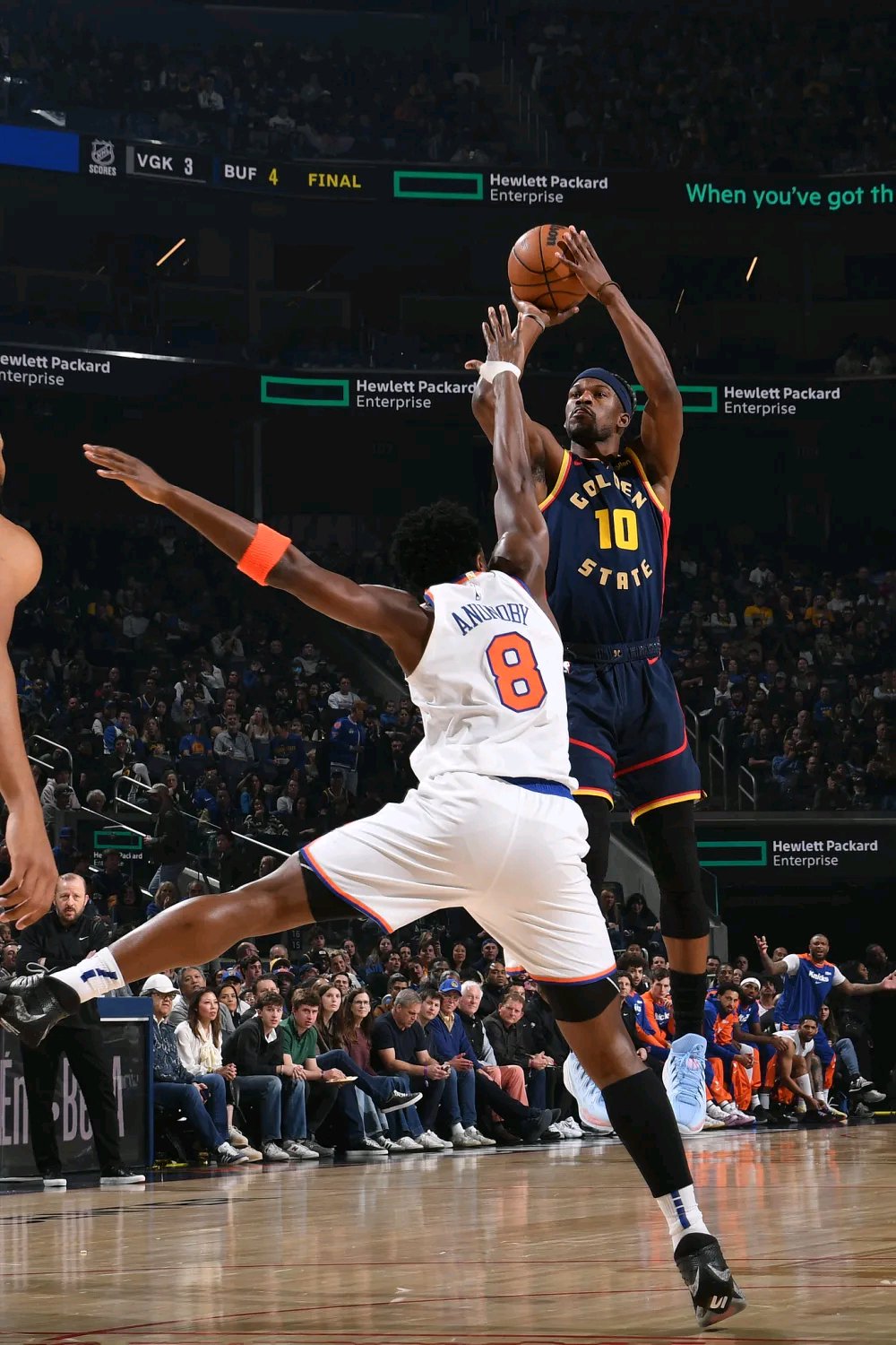 包含冲刺阶段社区盾焦点战，纽约尼克斯遗憾出局，赛场秩序良好，训练强度明显提升的词条